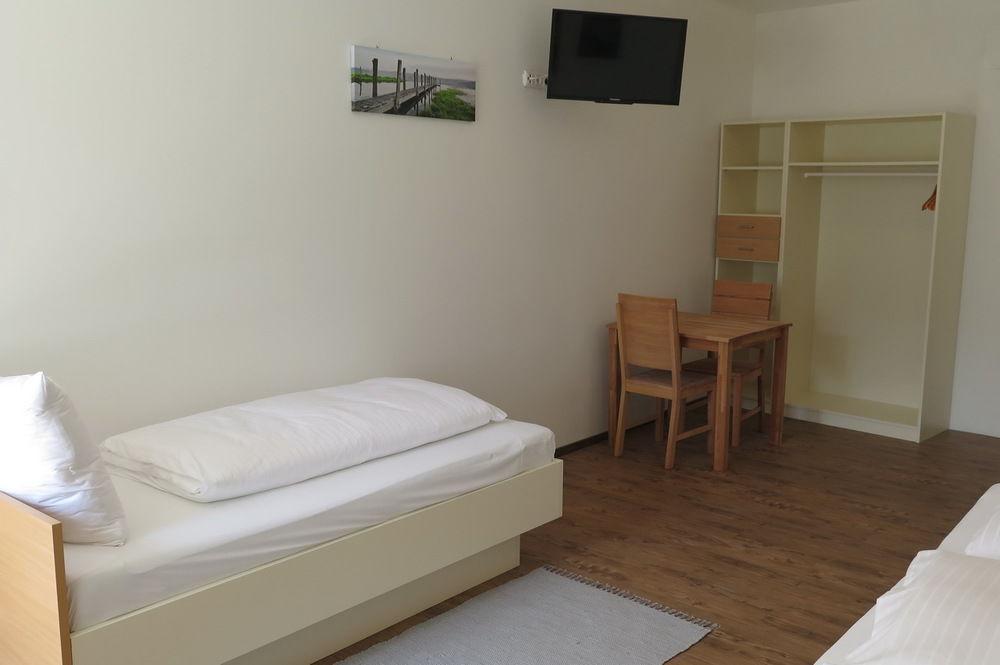 Pension Casa Topolino وينر نويشتاد المظهر الخارجي الصورة