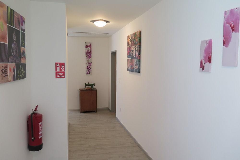 Pension Casa Topolino وينر نويشتاد المظهر الخارجي الصورة